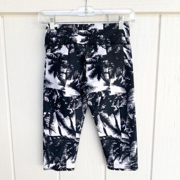 Fabletics Mid-Rise Printed Black Leggings Women's Size X-Small XS - Picture 3 of 6